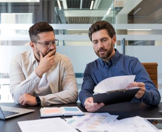 Les erreurs fréquentes en gestion des salaires qui coûtent cher: comment les anticiper et les éviter